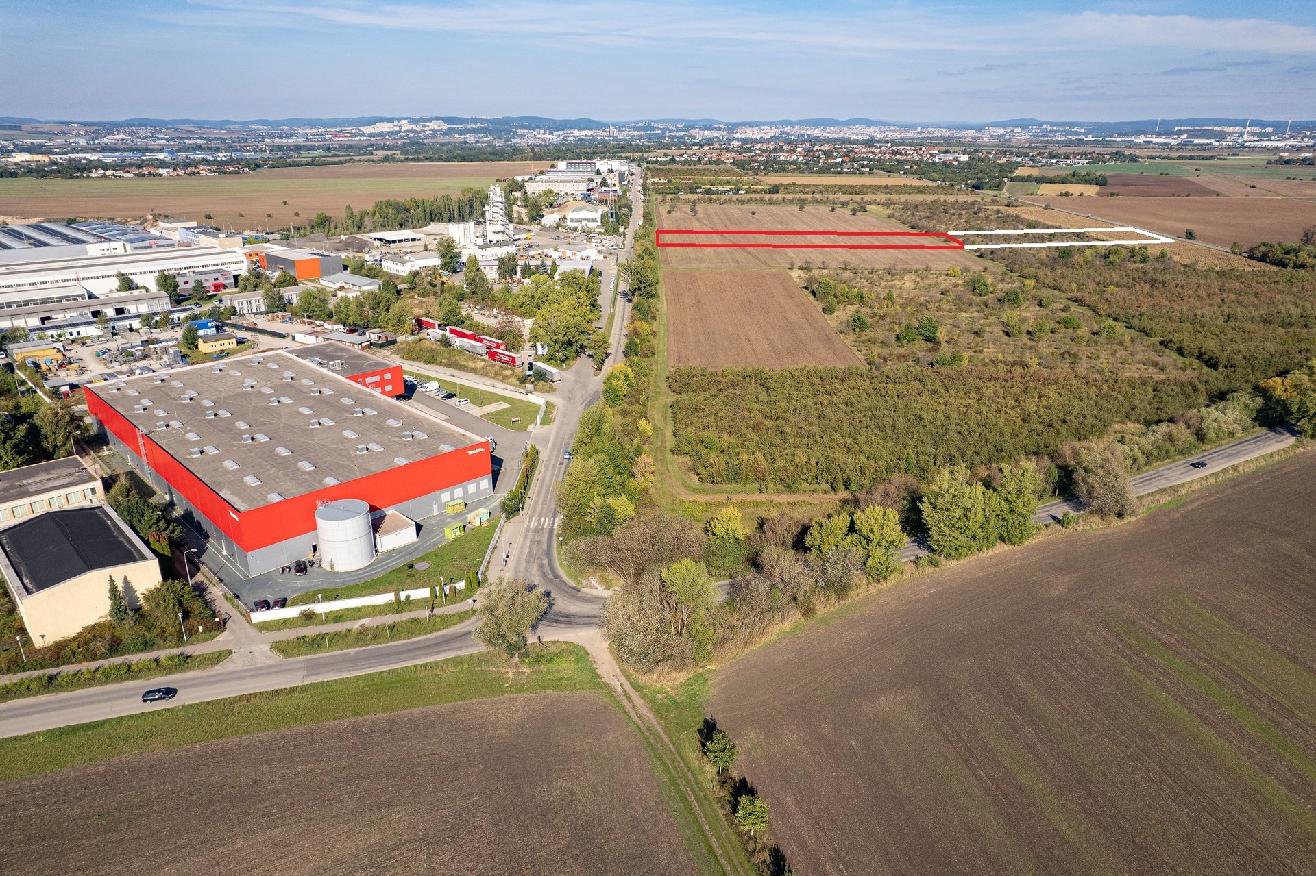 prodej-komercniho-pozemku-11-220-m2-dji-0372-uprava-708722