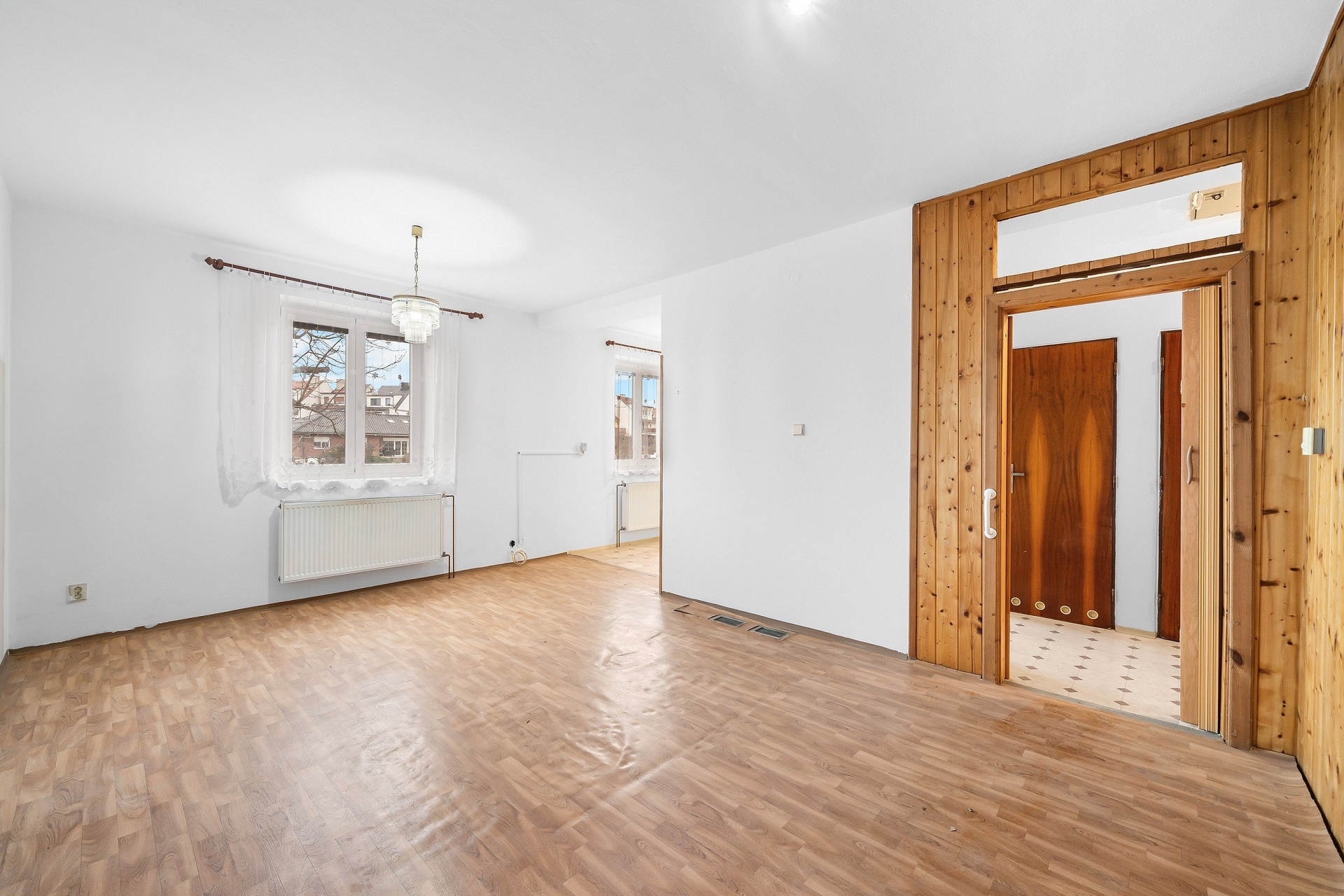 prodej-domu-s-bytem-2-1-a-vinnym-sklepem-dobsice-pokoj-patro-49961c