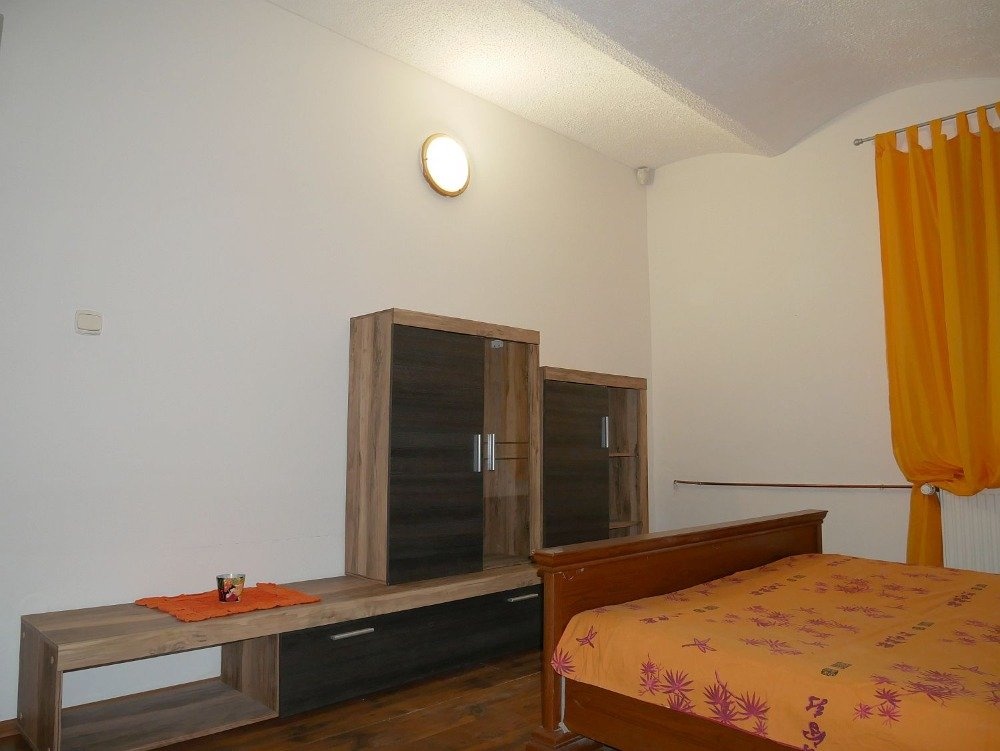 pronajem-bytu-3-1-73-m2-turanske-nam-3-1-2-5b35a2